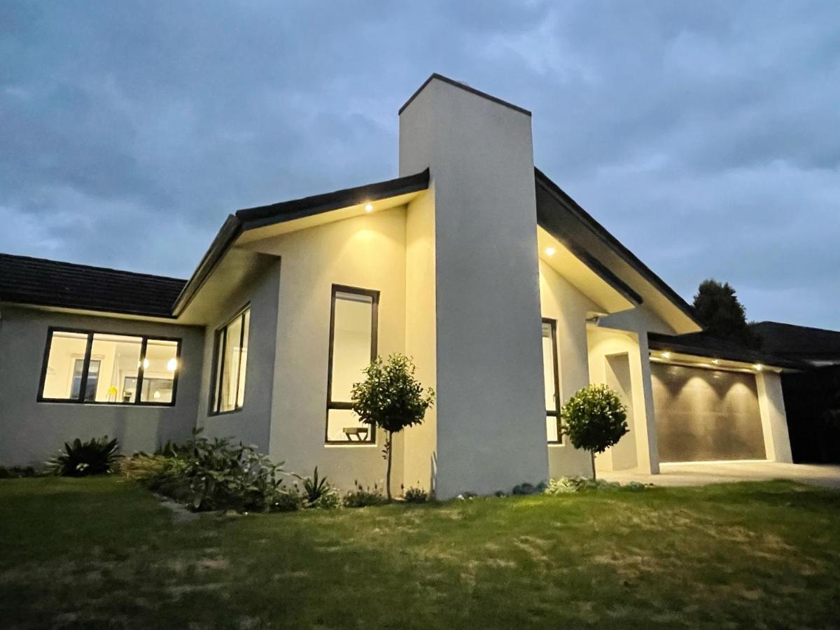 Modern，Spacious 5 Bedroom House In North Hamilton Zewnętrze zdjęcie